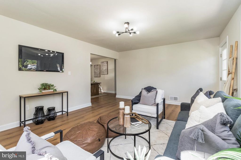 8016 HARRIS AVE, Parkville, MD 21234