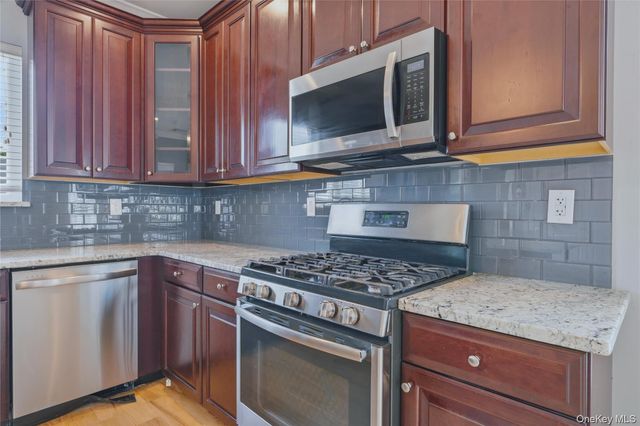 9 Emerson Terrace, Highland, NY 12528