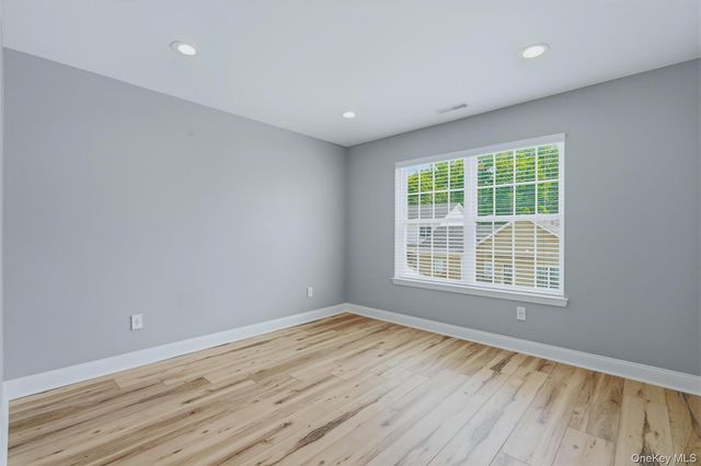 9 Emerson Terrace, Highland, NY 12528