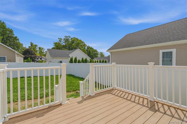 9 Emerson Terrace, Highland, NY 12528