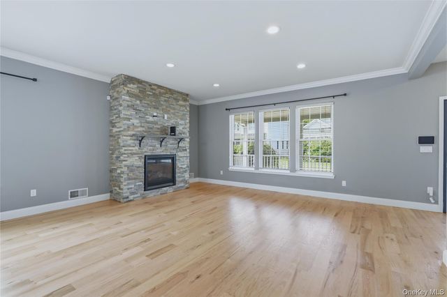 9 Emerson Terrace, Highland, NY 12528