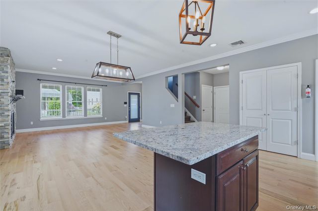 9 Emerson Terrace, Highland, NY 12528