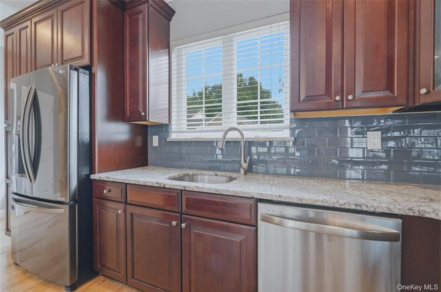 9 Emerson Terrace, Highland, NY 12528