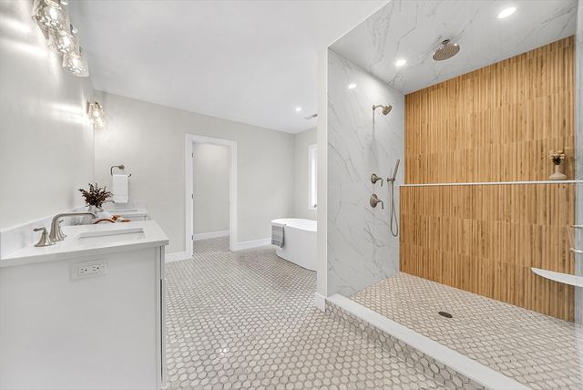 1 Richard Road, Natick, MA 01760