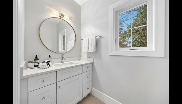 1 Richard Road, Natick, MA 01760