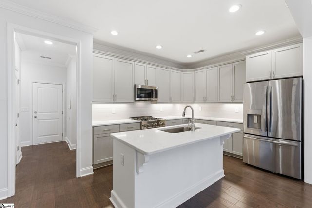 18 Peckham Street, Greenville, SC 29607