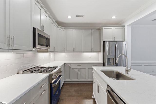 18 Peckham Street, Greenville, SC 29607