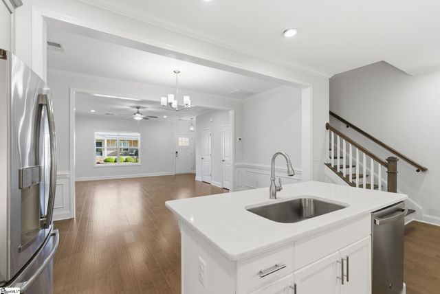 18 Peckham Street, Greenville, SC 29607