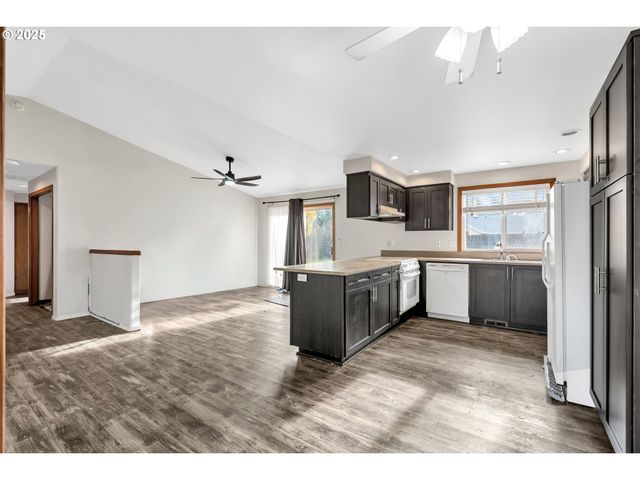 15678 Sw THRASHER Way, Sherwood, OR 97140