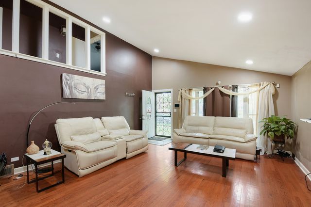 15318 Hastings Drive, Dolton, IL 60419