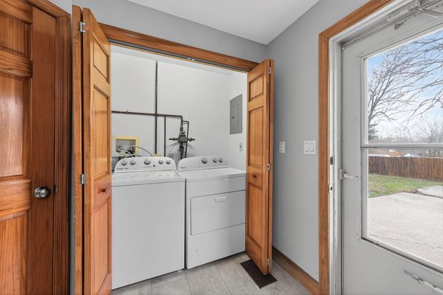 1311 Roosevelt Road, Valparaiso, IN 46383