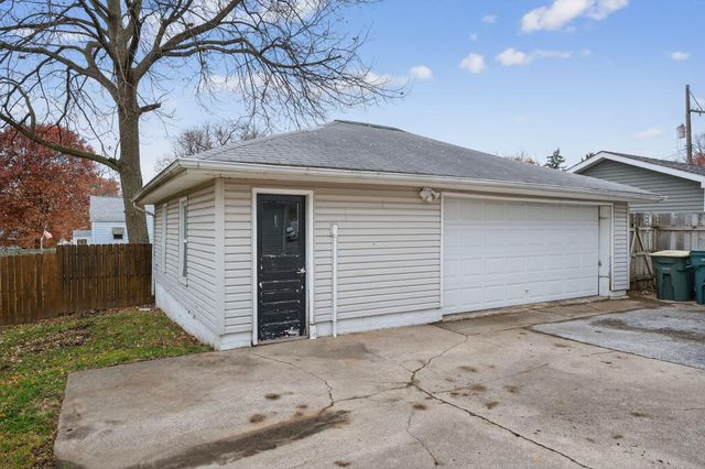 1311 Roosevelt Road, Valparaiso, IN 46383