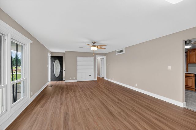 1311 Roosevelt Road, Valparaiso, IN 46383