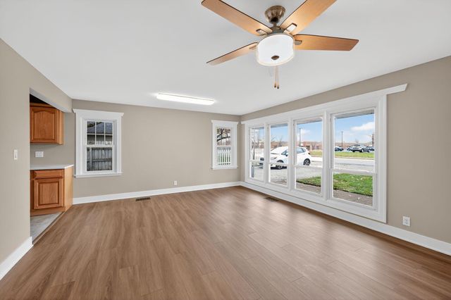 1311 Roosevelt Road, Valparaiso, IN 46383