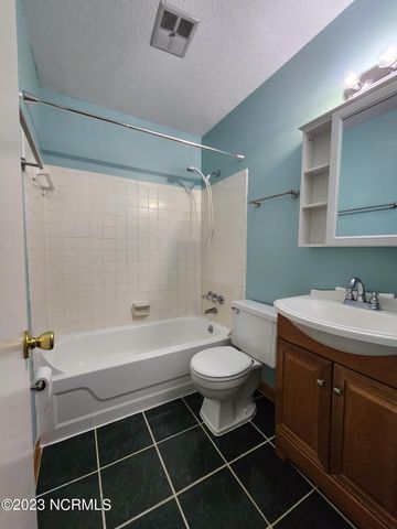 126 Tanglewood Drive, Jacksonville, NC 28540