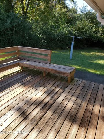 126 Tanglewood Drive, Jacksonville, NC 28540