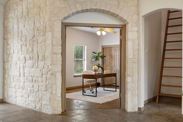 101 Maheo WAY, Dripping Springs, TX 78620