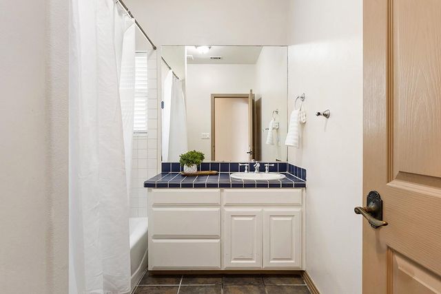 101 Maheo WAY, Dripping Springs, TX 78620