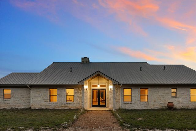 101 Maheo WAY, Dripping Springs, TX 78620