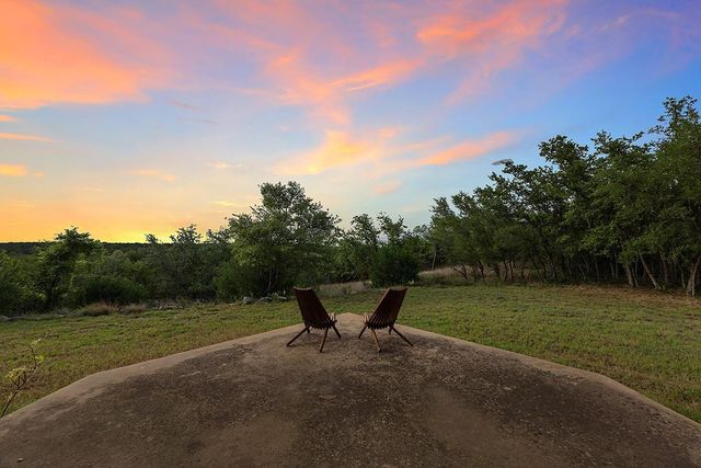 101 Maheo WAY, Dripping Springs, TX 78620