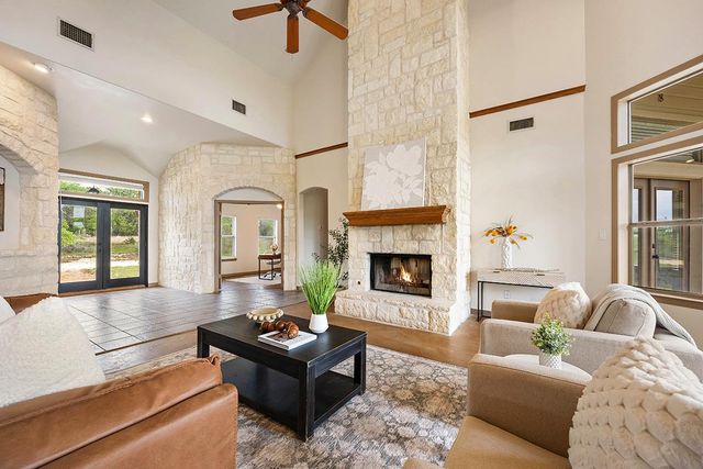 101 Maheo WAY, Dripping Springs, TX 78620