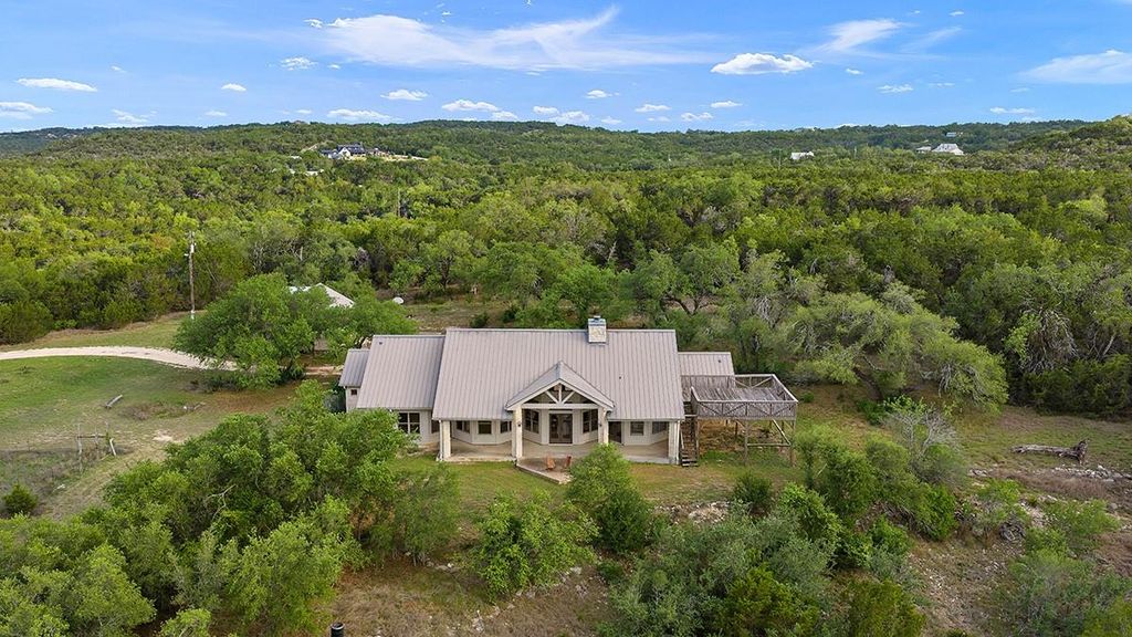 101 Maheo WAY, Dripping Springs, TX 78620
