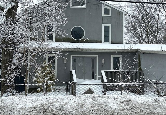 90 Jerusalem Avenue, Massapequa, NY 11758