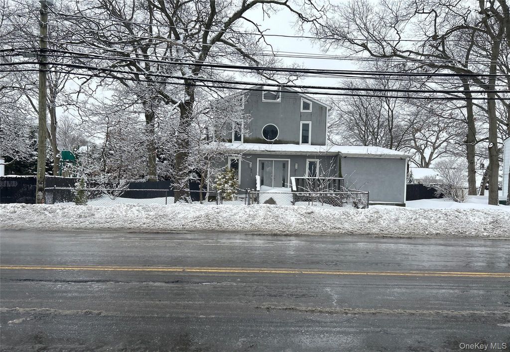 90 Jerusalem Avenue, Massapequa, NY 11758
