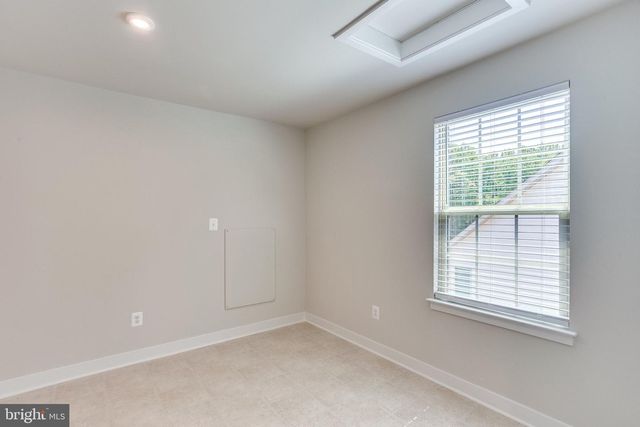 2183 HEMLOCK BAY RD, Dumfries, VA 22026