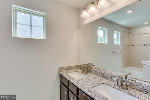 2183 HEMLOCK BAY RD, Dumfries, VA 22026