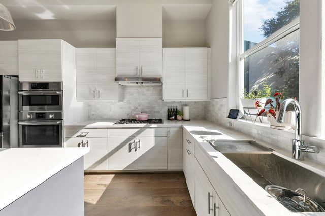 2412 Canal Street J, Houston, TX 77003