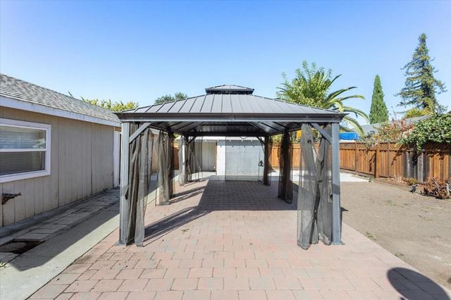 265 4th Avenue, Redwood City, CA 94063