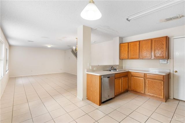 332 Roundup Circle, Edinburg, TX 78539