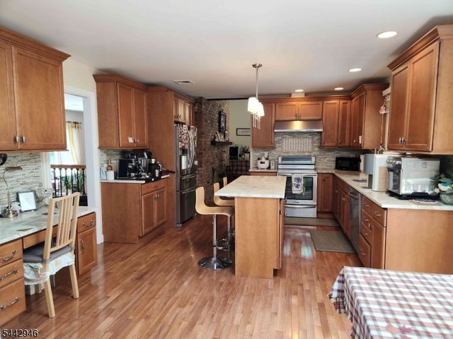 9 Fox Rd, Montville Twp., NJ 07045