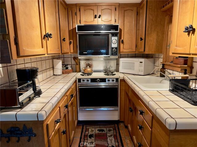 777 Ivy, Lake Arrowhead, CA 92352