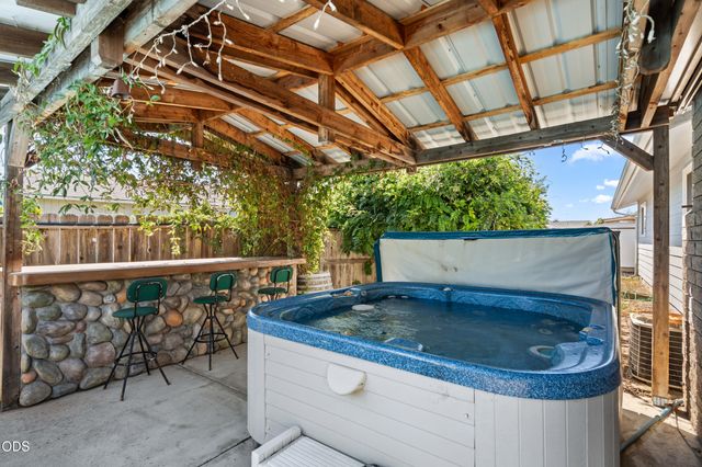 7680 Gladstone Avenue, White City, OR 97503