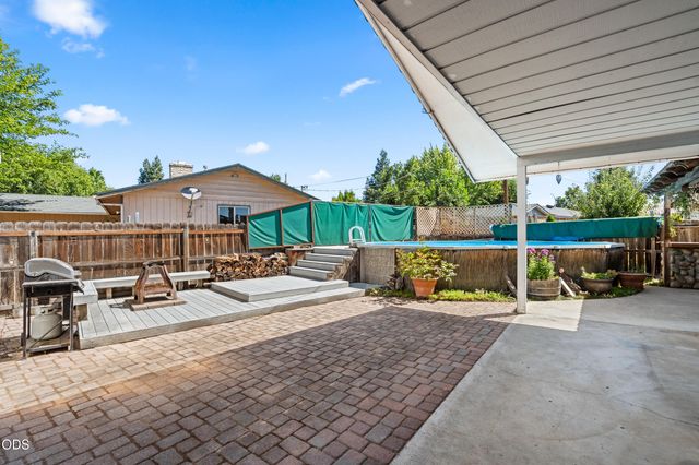 7680 Gladstone Avenue, White City, OR 97503