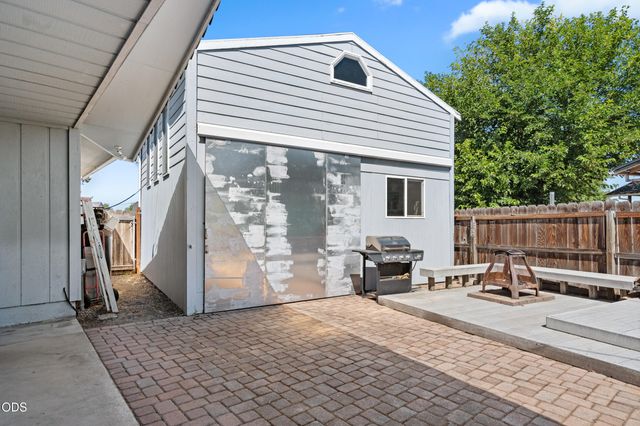 7680 Gladstone Avenue, White City, OR 97503
