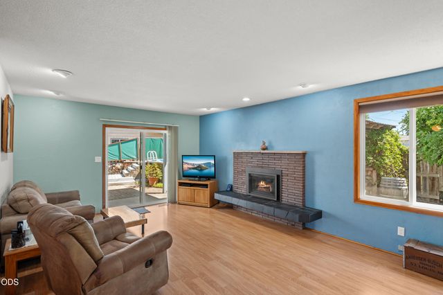 7680 Gladstone Avenue, White City, OR 97503