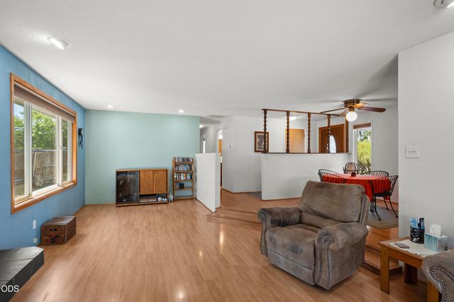 7680 Gladstone Avenue, White City, OR 97503