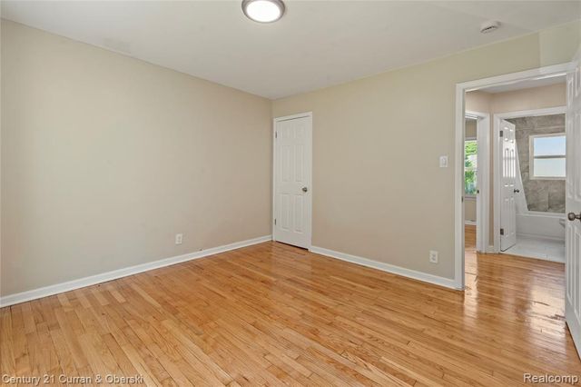 5378 Weddell Street, Dearborn Heights, MI 48125