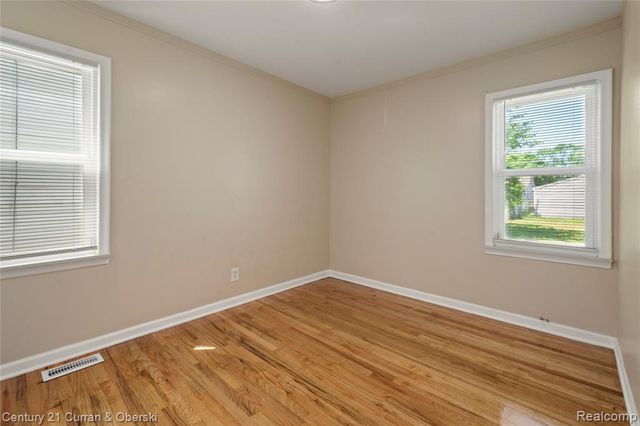 5378 Weddell Street, Dearborn Heights, MI 48125
