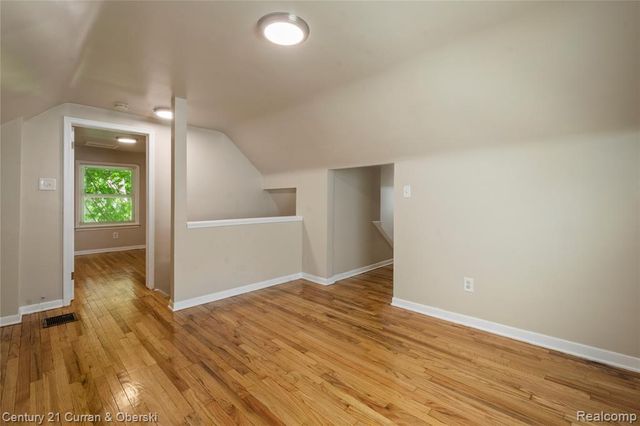 5378 Weddell Street, Dearborn Heights, MI 48125
