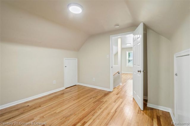 5378 Weddell Street, Dearborn Heights, MI 48125