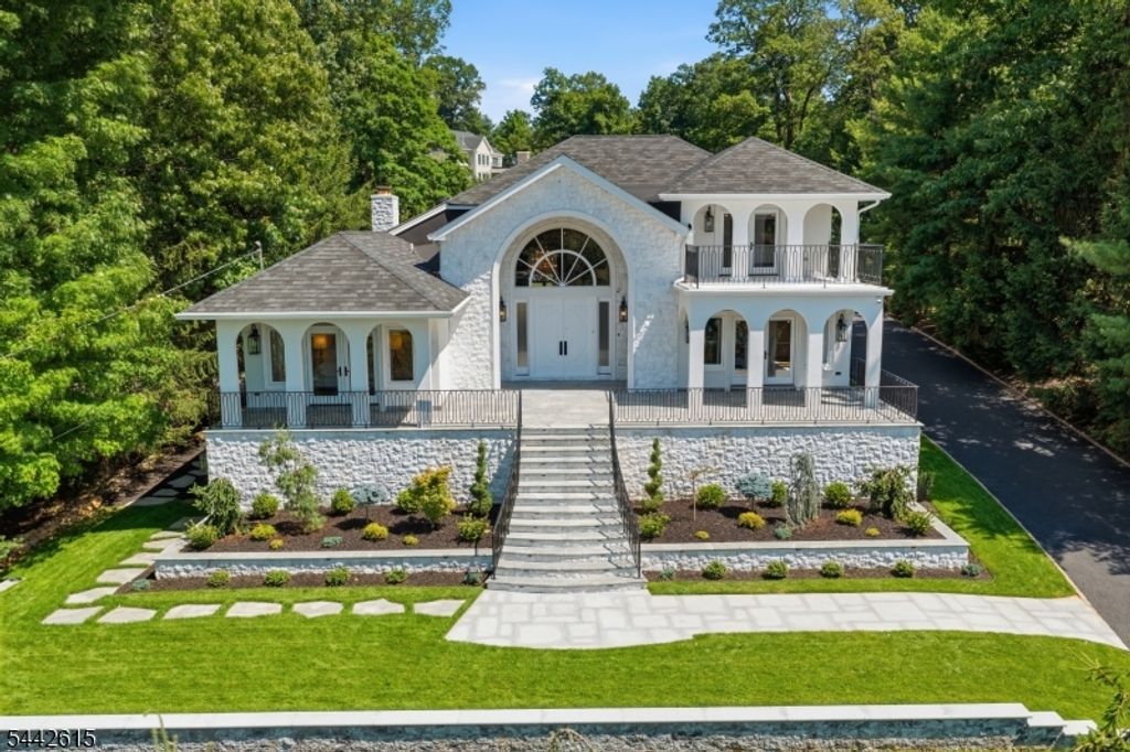 244 PARK AVENUE, North Caldwell Boro, NJ 07006