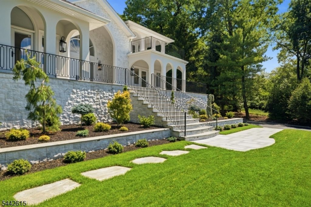 244 PARK AVENUE, North Caldwell Boro, NJ 07006 — photo 2