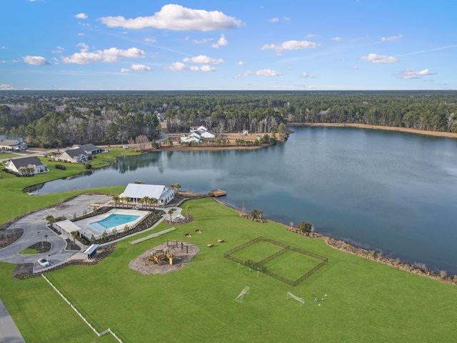 544 Pontoon Road, Huger, SC 29450