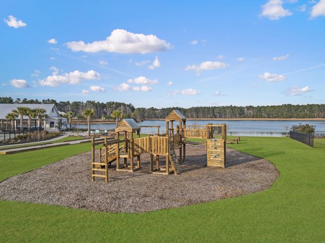 544 Pontoon Road, Huger, SC 29450