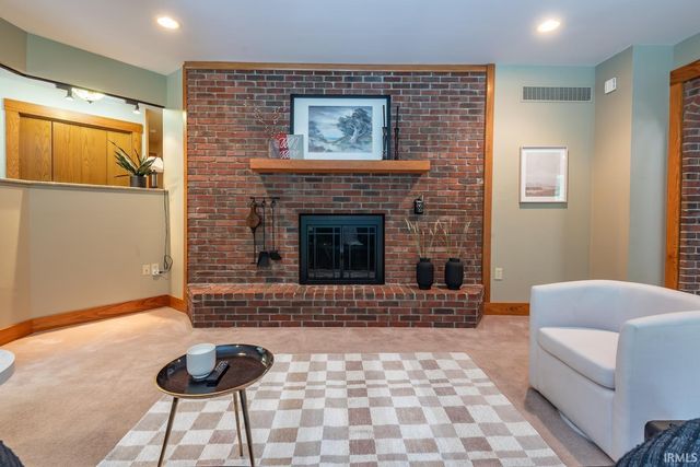 5430 E James Road, Bloomington, IN 47408