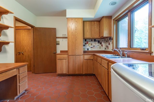 5430 E James Road, Bloomington, IN 47408